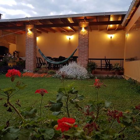 Accueillant Auberge Salta Exterior photo