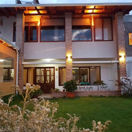 Accueillant Auberge Salta Exterior photo